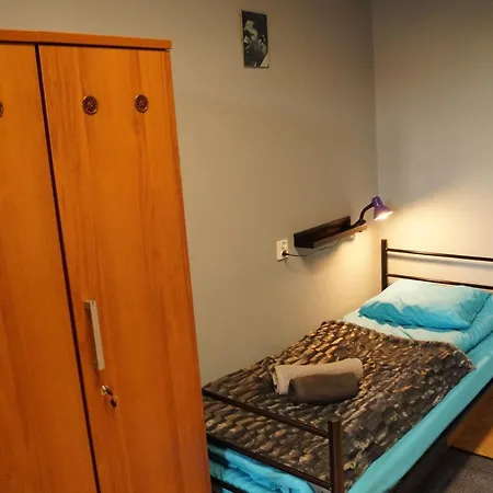 Schoolhouse Hostel *