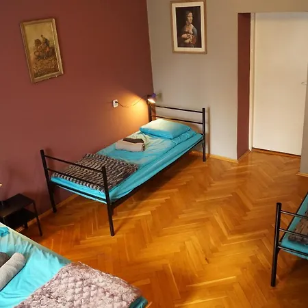 Schoolhouse Hostel Vratislav